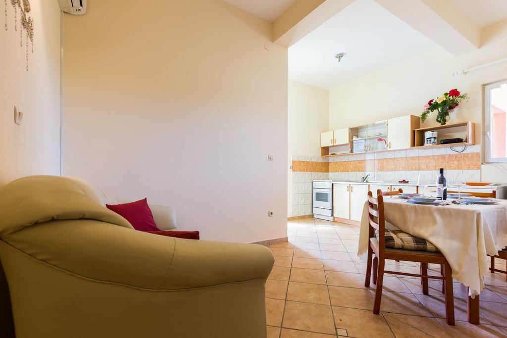 Apartments Angelina Sukošan Extérieur photo